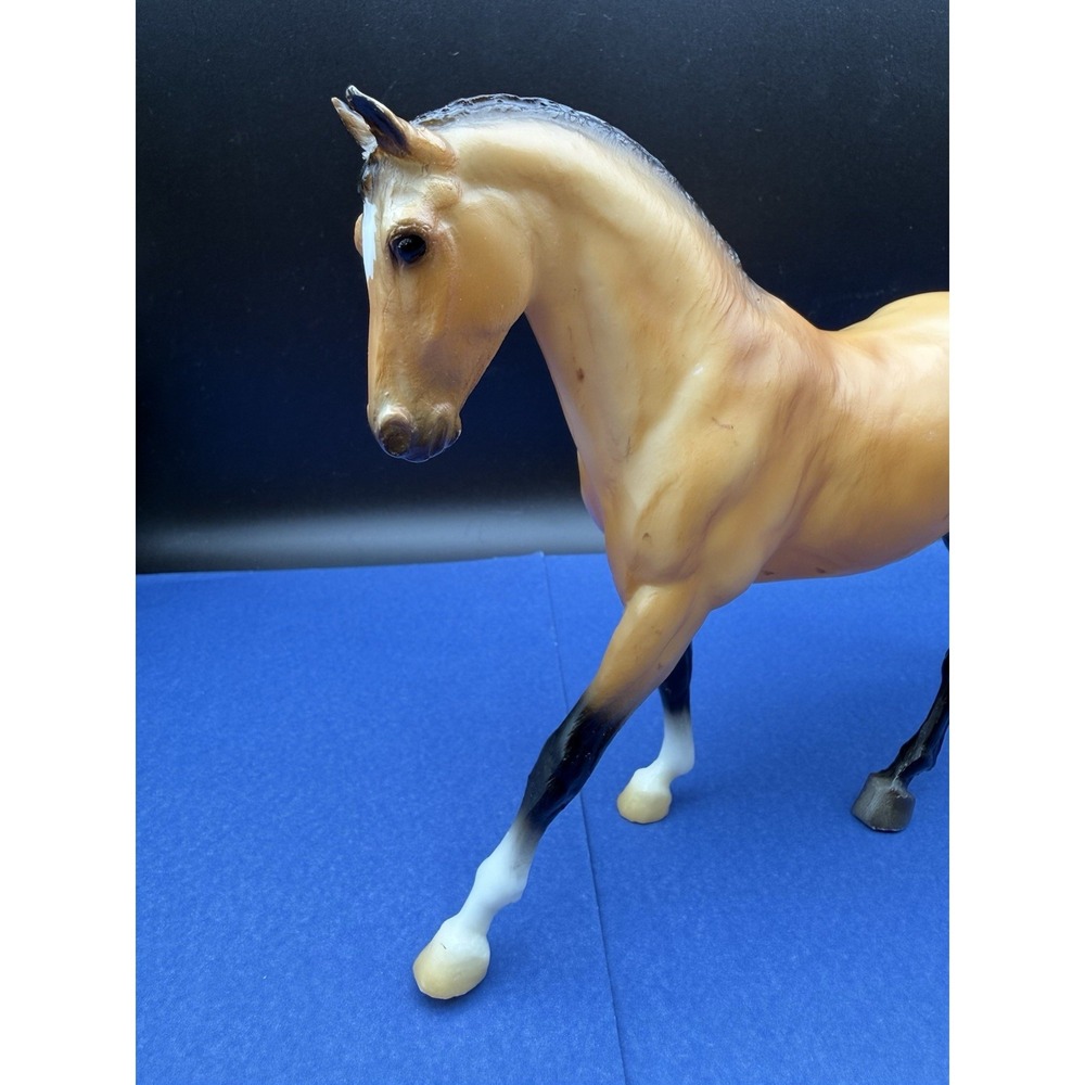 Breyer Horse #953 BUCKSKIN HANOVERIAN FREEDOM SERIES 1:12 SCALE 2019 - Picture 12 of 15